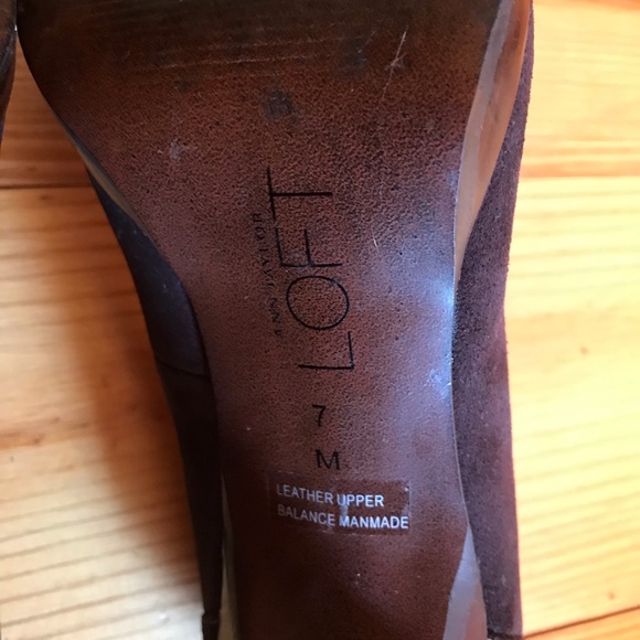 Ann Taylor Loft Brown Suede Pointed Toe Pumps, EUC, 7 - Picture 9 of 9